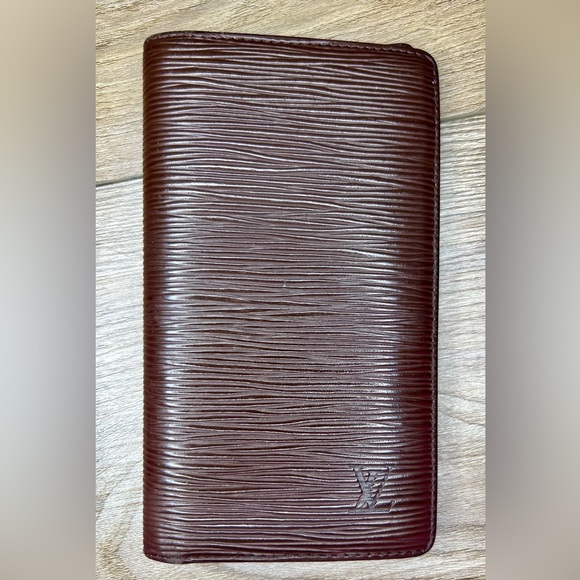 Louis Vuitton Brown Epi Leather along Wallet / Checkbook Holder EUC - Picture 1 of 9